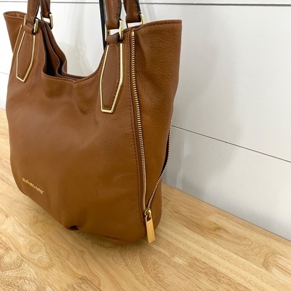 Michael Kors Vanessa Leather Shoulder Bag in Luggage /Tan - Picture 5 of 15